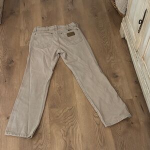 Wrangler Men's Jean pants in Tan